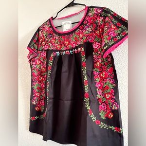 COPY - E-Retro Black and floral lace trim gathered front tunic